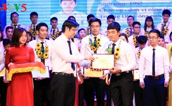 Zahlreiche Aktivitäten zum 86. Gründungstag des Jugendverband Ho Chi Minh - ảnh 1